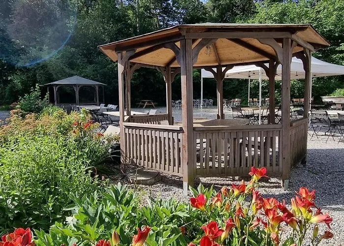 Treffpunkt Heuwiese Couette-café Weite